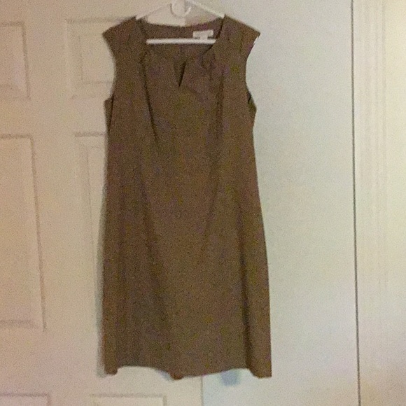 Sleeveless dress - Picture 2 of 2